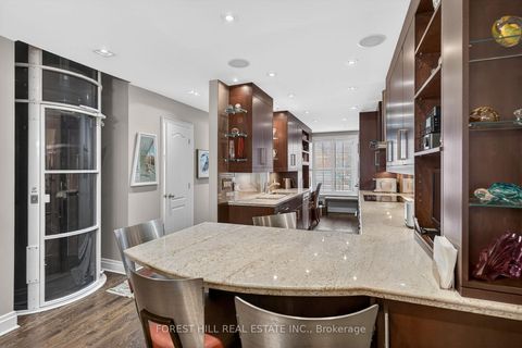 Photo 5 at 252 Spadina Road, Casa Loma, Toronto