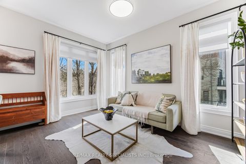 Photo 5 at 57 Hiawatha Court, Islington Woods, Vaughan