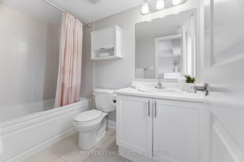 Photo 18 at 57 Hiawatha Court, Islington Woods, Vaughan