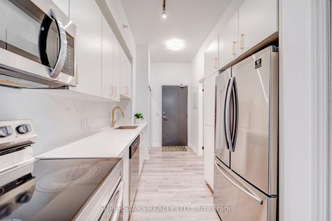 Photo 2 at 525 - 11611 Yonge Street, Jefferson, Richmond Hill