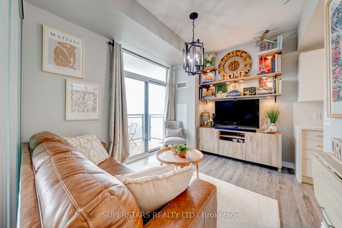 Photo 3 at 525 - 11611 Yonge Street, Jefferson, Richmond Hill