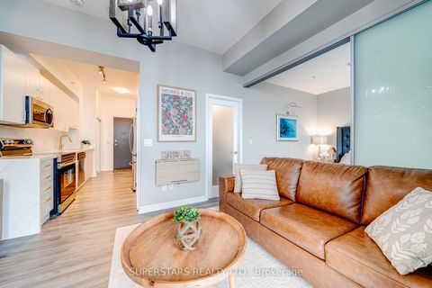 Photo 6 at 525 - 11611 Yonge Street, Jefferson, Richmond Hill