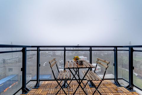 Photo 13 at 525 - 11611 Yonge Street, Jefferson, Richmond Hill