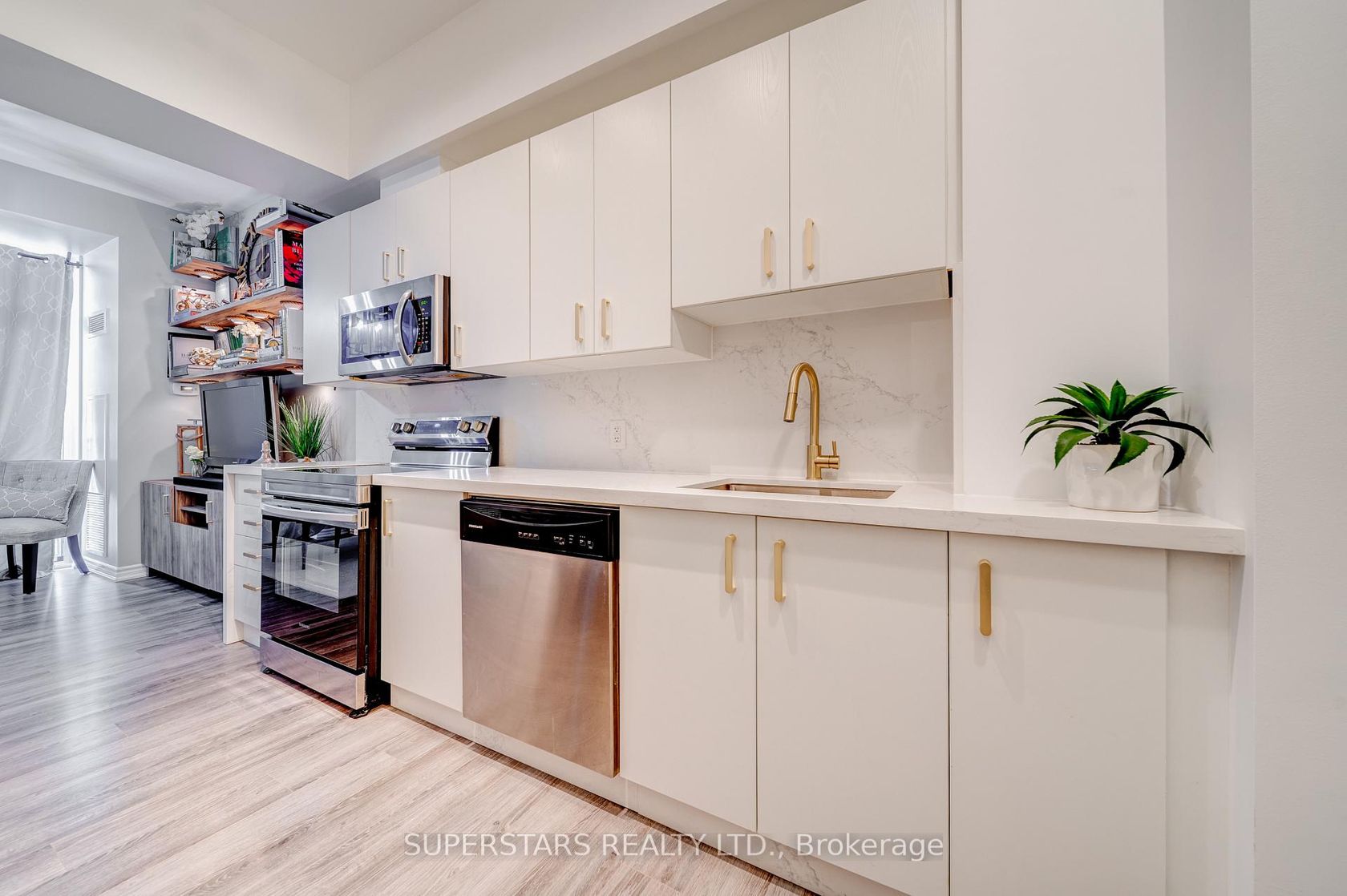 525 - 11611 Yonge Street, Jefferson, Richmond Hill photo number 2