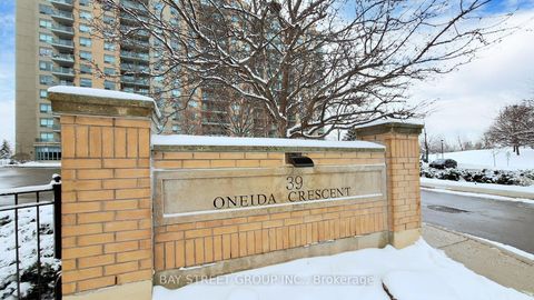 Photo 1 at LPH19 - 39 Oneida Crescent, Langstaff, Richmond Hill