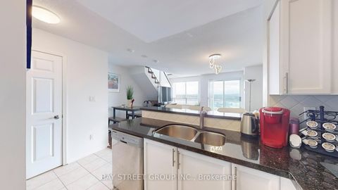 Photo 13 at LPH19 - 39 Oneida Crescent, Langstaff, Richmond Hill