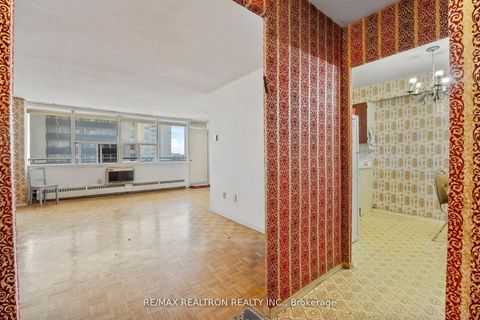 Photo 4 at 909 - 155 Marlee Avenue, Belgravia, Toronto