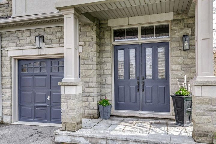 Photo 2 at 2454 Greenwich Drive, WM Westmount, Oakville