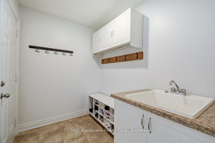 Photo 7 at 2454 Greenwich Drive, WM Westmount, Oakville