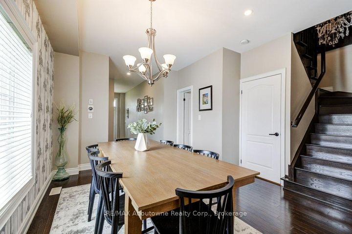 Photo 8 at 2454 Greenwich Drive, WM Westmount, Oakville