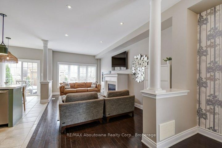 Photo 9 at 2454 Greenwich Drive, WM Westmount, Oakville