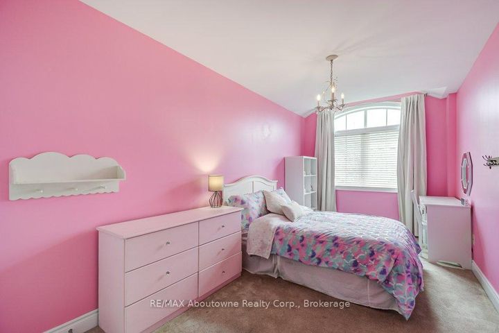 Photo 18 at 2454 Greenwich Drive, WM Westmount, Oakville