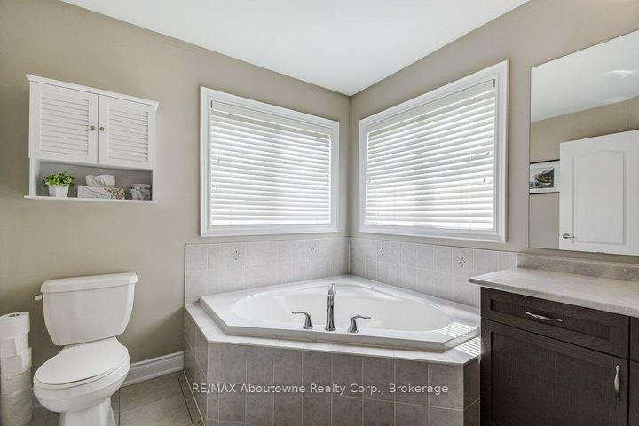 Photo 24 at 2454 Greenwich Drive, WM Westmount, Oakville