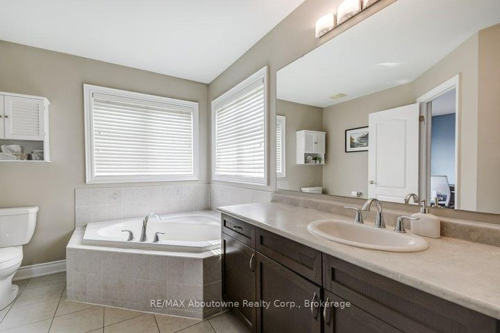 Photo 26 at 2454 Greenwich Drive, WM Westmount, Oakville