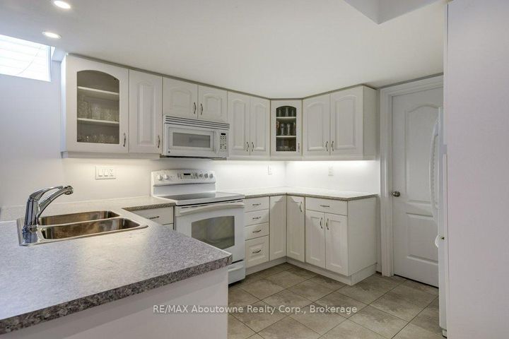 Photo 27 at 2454 Greenwich Drive, WM Westmount, Oakville