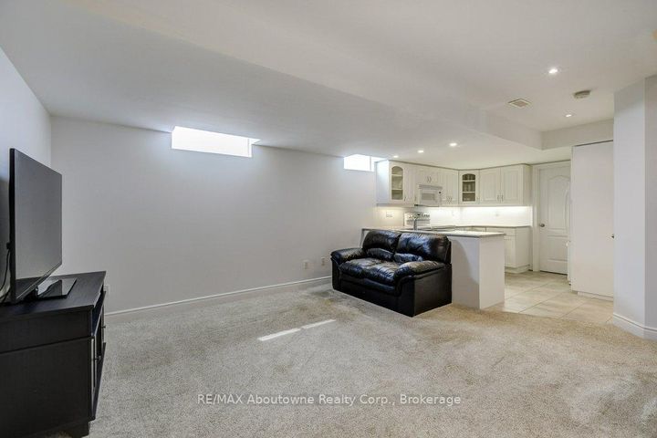 Photo 31 at 2454 Greenwich Drive, WM Westmount, Oakville