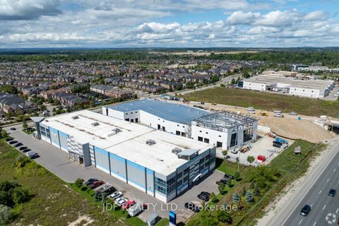 Photo 6 at 3 - 435 Cityview Boulevard, Vellore Village, Vaughan