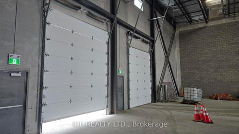 Photo 15 at 3 - 435 Cityview Boulevard, Vellore Village, Vaughan
