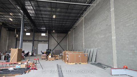Photo 9 at 4 - 435 Cityview Boulevard, Vellore Village, Vaughan