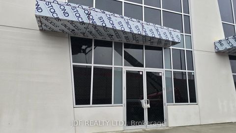 Photo 7 at 204 - 435 Cityview Boulevard, Vellore Village, Vaughan