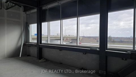 Photo 17 at 204 - 435 Cityview Boulevard, Vellore Village, Vaughan