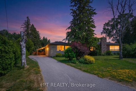 Photo 1 at 31 Patrick Drive, Aurora Highlands, Aurora