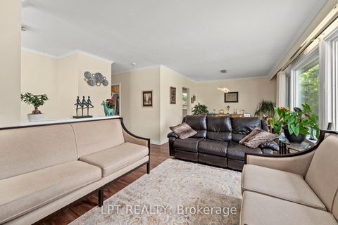 Photo 12 at 31 Patrick Drive, Aurora Highlands, Aurora