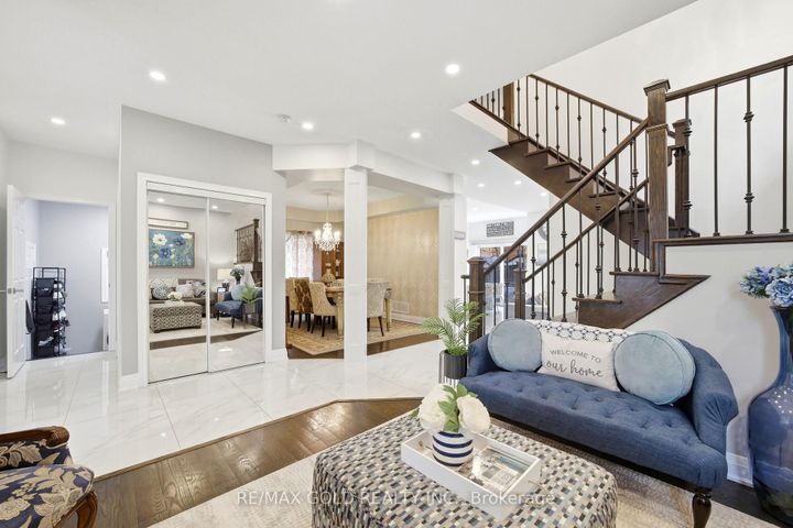 Photo 4 at 733 Novo Star Drive, Meadowvale Village, Mississauga