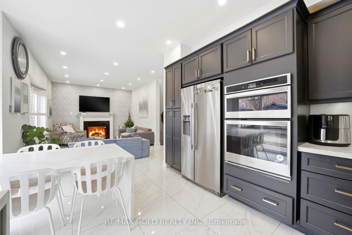 Photo 8 at 733 Novo Star Drive, Meadowvale Village, Mississauga