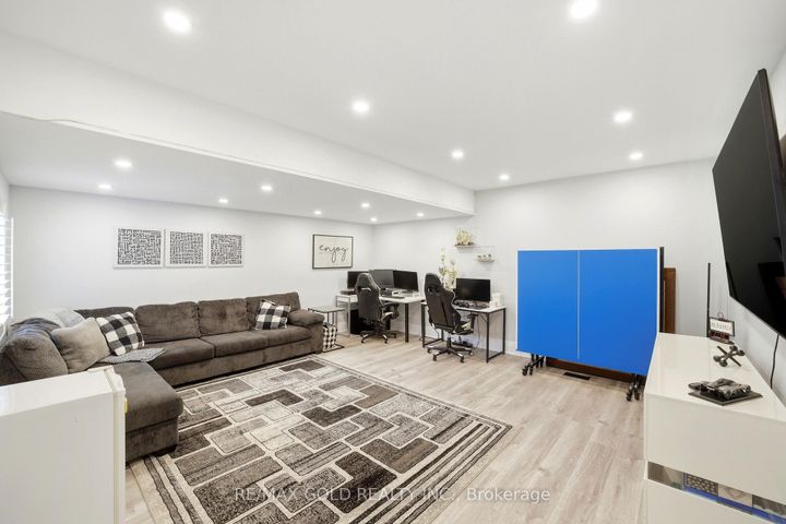 Photo 11 at 733 Novo Star Drive, Meadowvale Village, Mississauga