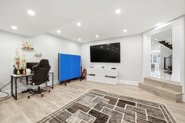 Photo 12 at 733 Novo Star Drive, Meadowvale Village, Mississauga