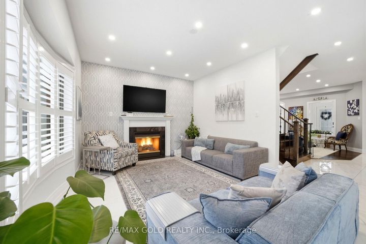 Photo 17 at 733 Novo Star Drive, Meadowvale Village, Mississauga