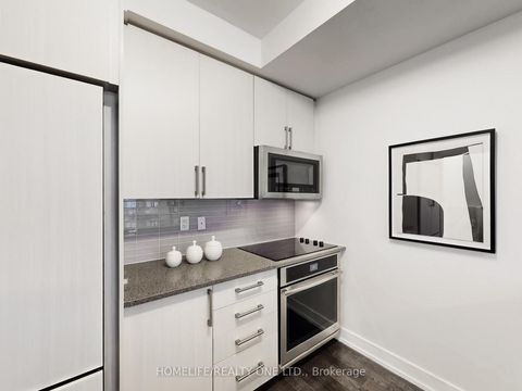 Photo 11 at 1076 Lansdowne Avenue, Junction, Toronto