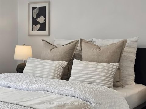 Photo 23 at 1076 Lansdowne Avenue, Junction, Toronto