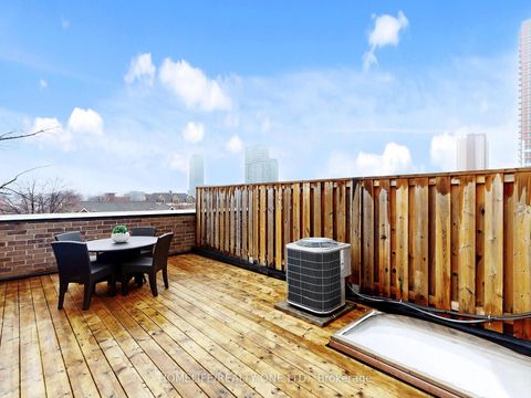 Photo 31 at 1076 Lansdowne Avenue, Junction, Toronto