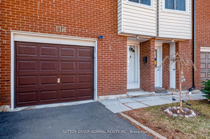 Photo 1 at 118 - 3175 Kirwin Avenue, Cooksville, Mississauga