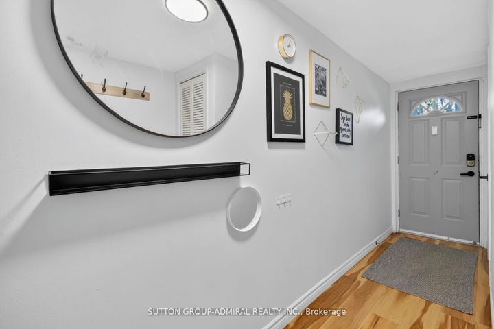 Photo 2 at 118 - 3175 Kirwin Avenue, Cooksville, Mississauga