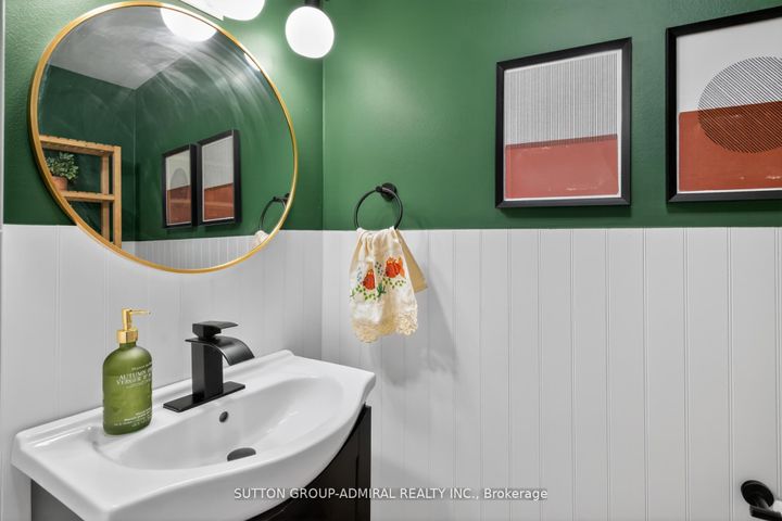 Photo 3 at 118 - 3175 Kirwin Avenue, Cooksville, Mississauga