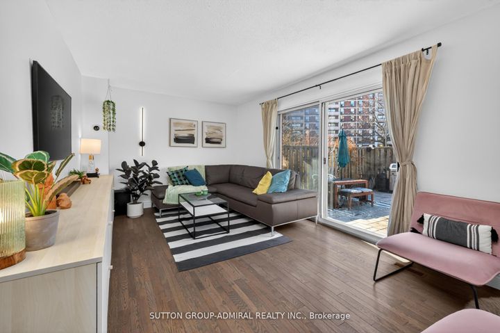 Photo 4 at 118 - 3175 Kirwin Avenue, Cooksville, Mississauga