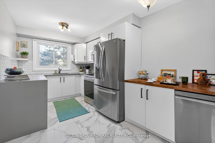 Photo 9 at 118 - 3175 Kirwin Avenue, Cooksville, Mississauga