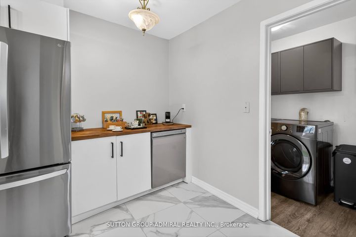 Photo 11 at 118 - 3175 Kirwin Avenue, Cooksville, Mississauga