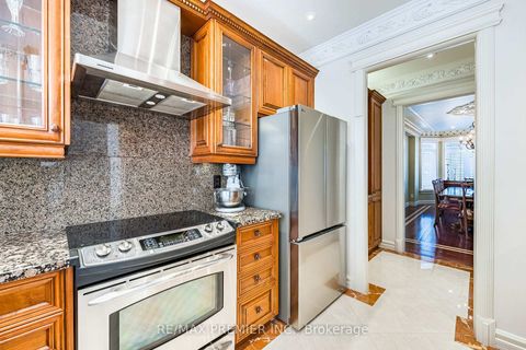 Photo 15 at 111 Arista Gate, Islington Woods, Vaughan