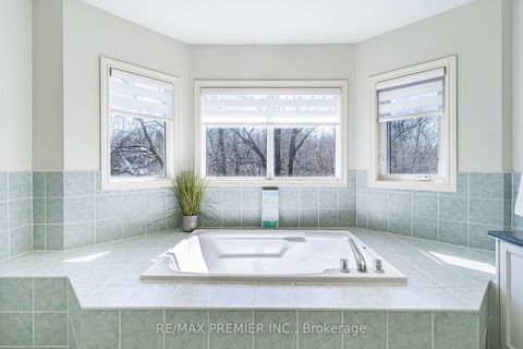 Photo 21 at 111 Arista Gate, Islington Woods, Vaughan