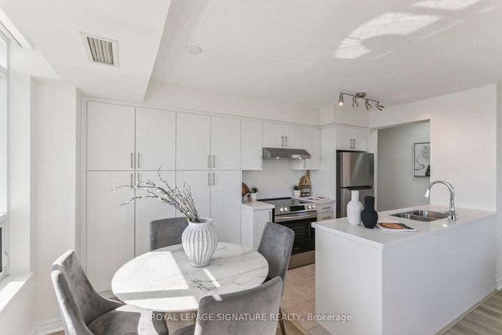 Photo 10 at 1307 - 18 Kenaston Gardens, Bayview Village, Toronto
