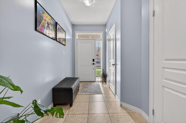 Photo 4 at 88 Highgate Drive, Stoney Creek Mountain, Hamilton