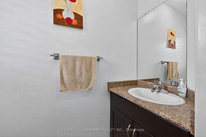 Photo 6 at 88 Highgate Drive, Stoney Creek Mountain, Hamilton