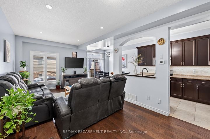 Photo 8 at 88 Highgate Drive, Stoney Creek Mountain, Hamilton