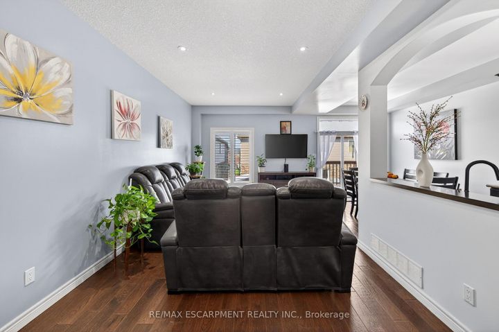 Photo 9 at 88 Highgate Drive, Stoney Creek Mountain, Hamilton