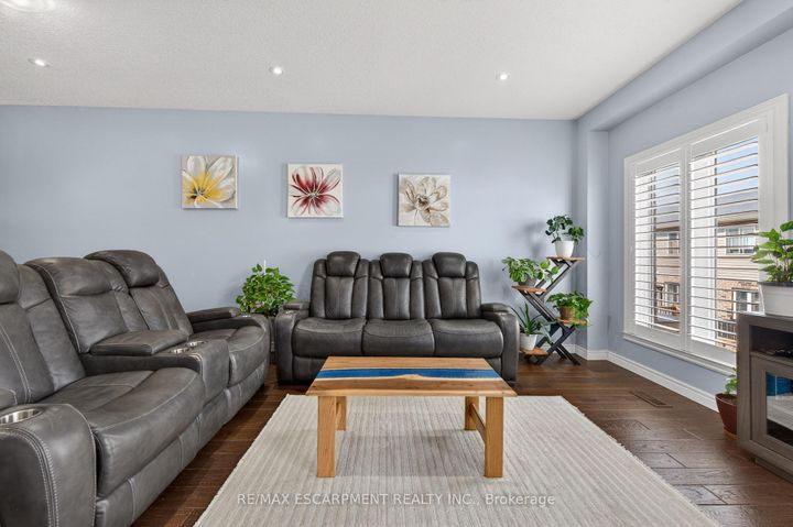 Photo 12 at 88 Highgate Drive, Stoney Creek Mountain, Hamilton