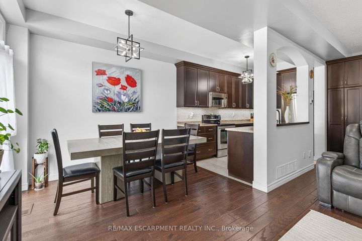 Photo 16 at 88 Highgate Drive, Stoney Creek Mountain, Hamilton